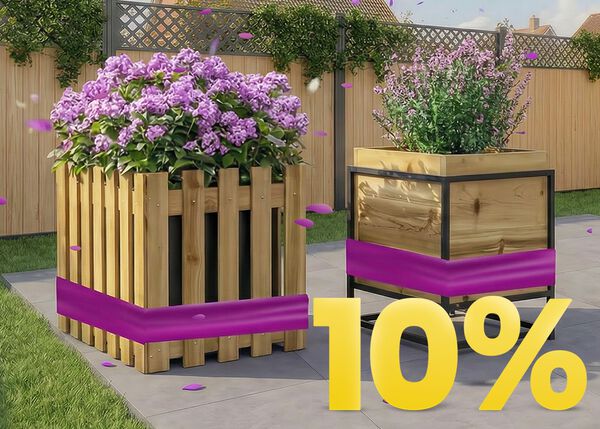 Holz-Pflanzk&auml;sten mit bl&uuml;henden violetten Blumen auf sonniger Terrasse, mit Banner zur Fr&uuml;hlingsaktion 10 %.