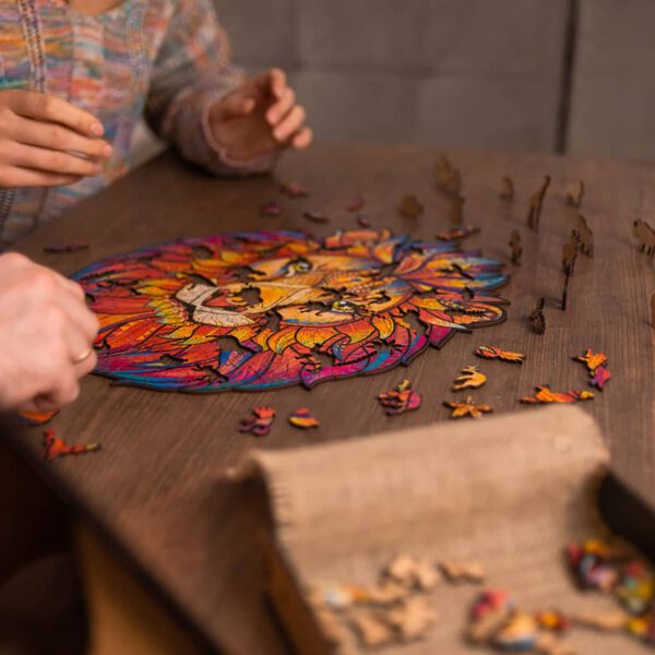 UNIDRAGON 327-tlg. Holzpuzzle Mysterious Lion King Size 31x40 cm