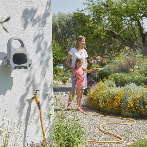 Hozelock Ausziehbarer Gartenschlauch Superhoze mit Schlauchhalter 15 m