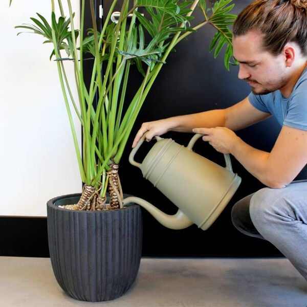 Capi Gie&szlig;kanne Xala Lungo 12 L Grau