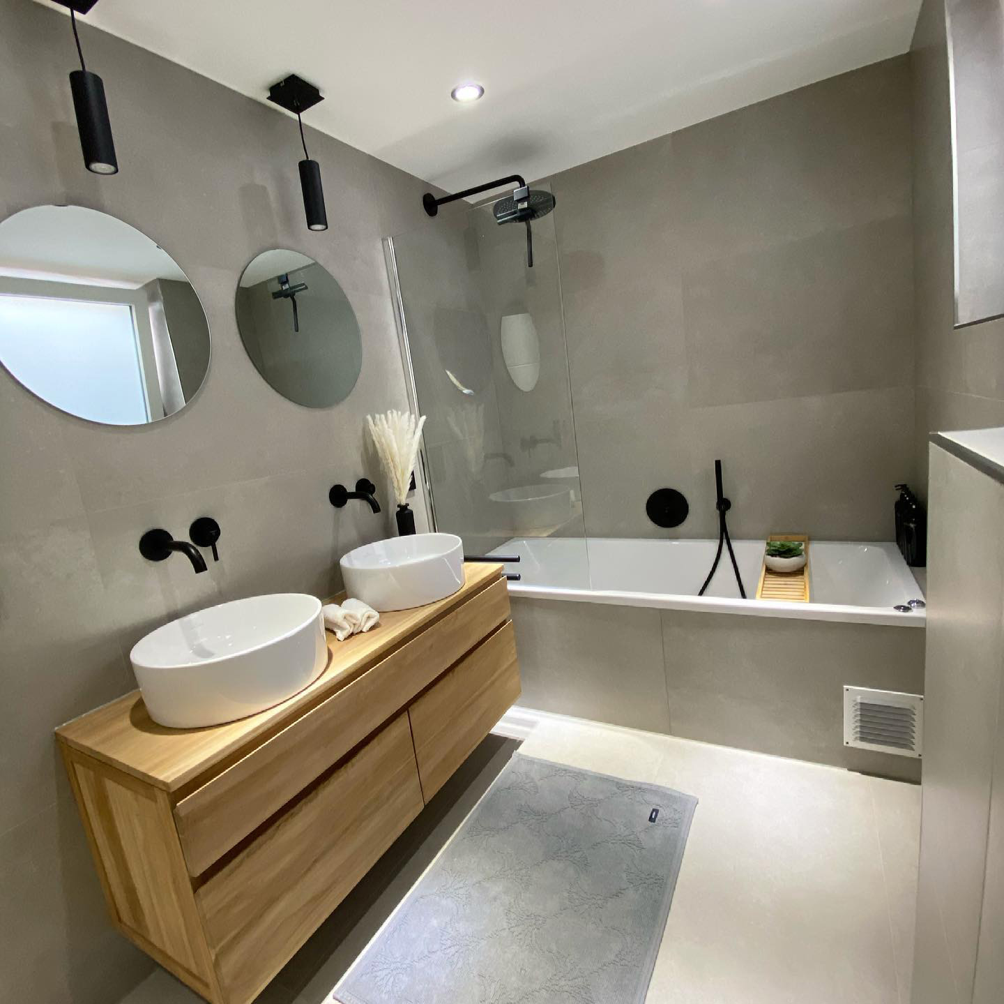 deryattila (after) Renovated grey bathroom with vidaXL sinks