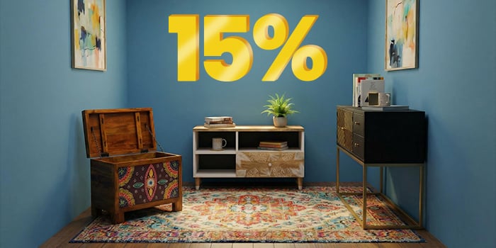 Banner-Bild mit einem „15 %“-Rabatt in großen gelben 3D-Zahlen über einem modernen Raum mit einem gemusterten Teppich, einer Truhe und einem Sideboard vor blauen Wänden. Klicken Sie hier, um die Produkte der Kollektion zu sehen.